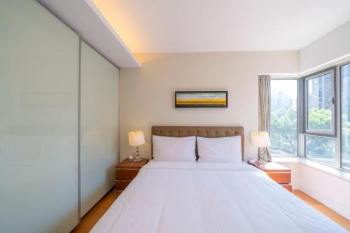 Xujiahui Apartment | Cozy 2 Bedroom 1 Living Apartment Yongxin Century Xujiahui
