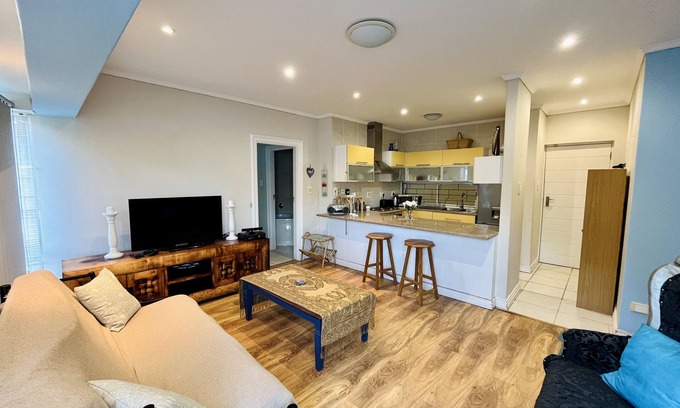 Strand Apartment | Cozy 2 bedroom apartment just 200m from the main beach in Strand