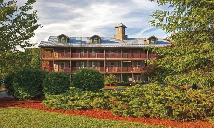 South Lee Apartment | Cozy 2-bedroom apartment with WiFi, fitness room in enjoyable Lee