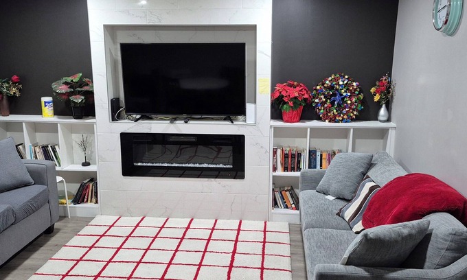 Southwest Edmonton House | Cozy 2-bedroom bsmt suite w/private entrance