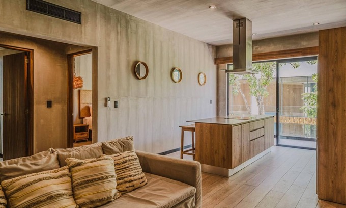 Tulum Condo | Cozy 2-bedroom condo with rooftop pool and WiFi in downtown Tulum