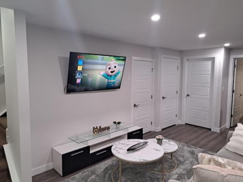 Northwest Calgary Apartment | Cozy 2 Bedroom Walkout Basement