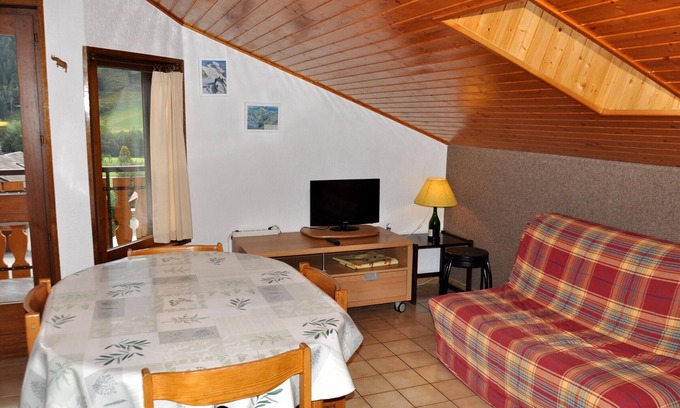 La Chapelle-d'Abondance Apartment | Cozy 2-Bedroom Apartment with Balcony Near Village Center - Pet-Friendly, Ski Storage