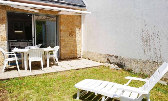 Carnac Apartment | Cozy 2-Room Apartment in Carnac - 34m², Sleeps 4, Close to Beach, Garden, Parking, WiFi