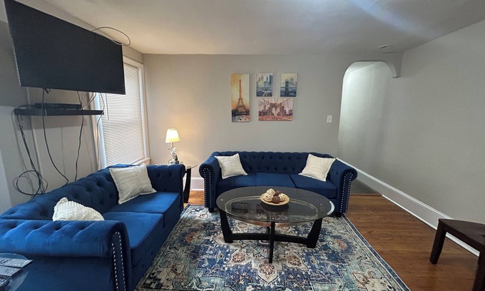 Center City West Apartment | Cozy 2BD/2BA near Rittenhouse sq
