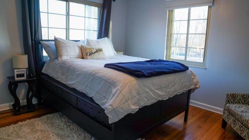Near East Columbus House | Cozy 2BR Condo near Franklin Park and Downtown
