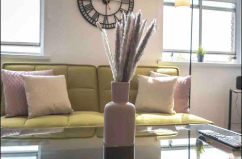 Finsbury Park Apartment | Cozy 2BR Retreat, London Rental!