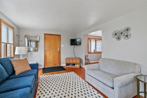 Brookline House | Cozy 2BR Retreat with Deck, AC, Garage - Pet Friendly
