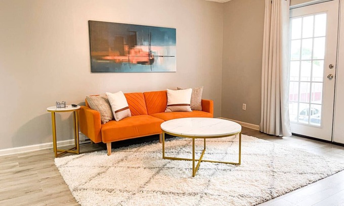 Franklin Apartment | Cozy 2BR with private parking