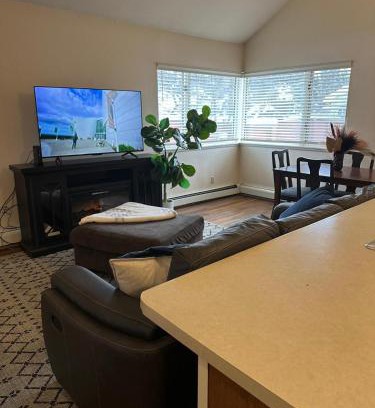 College Apartment | Cozy 3-Bed Retreat in Fairbanks