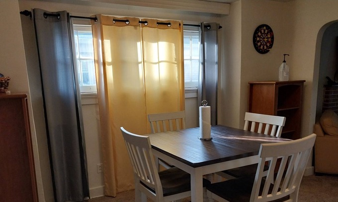 Dayton Cottage | Cozy 3- Bedroom Brick Cottage