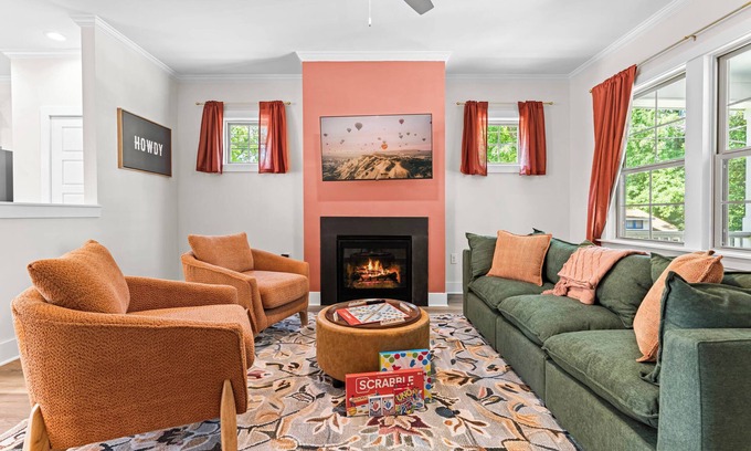 Durham House | Cozy 3BD Stay, BBQ & Yard, Mins to Duke & Downtown