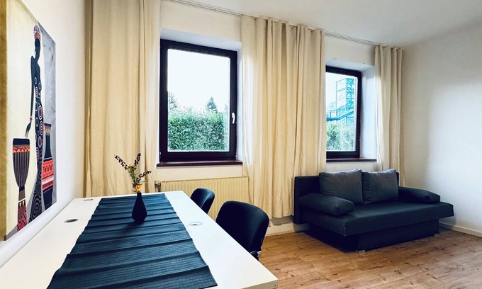 Meidling Apartment | Cozy 3BR Apt with Garden Sleeps 10