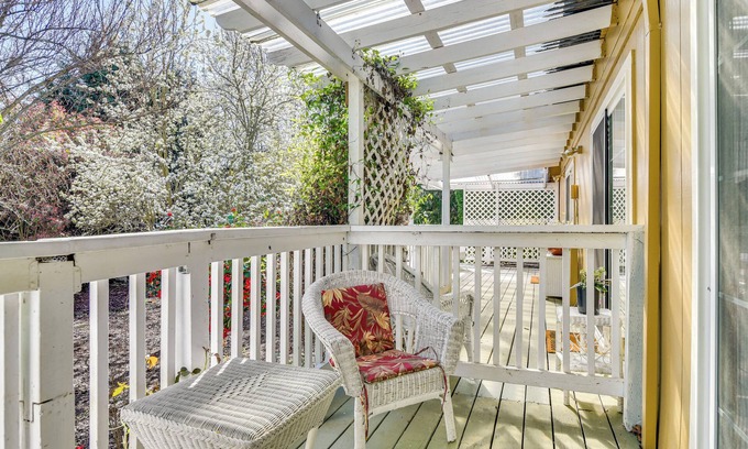 Aloha House | Cozy Aloha Vacation Rental w/Private Deck & Yard!