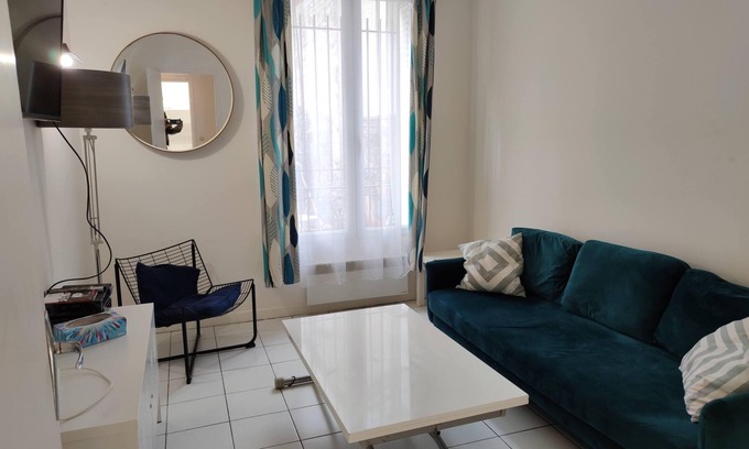 Louis Bertrand-Mirabeau-Semard Apartment | Cozy and bright 1b apartment close to the metro!