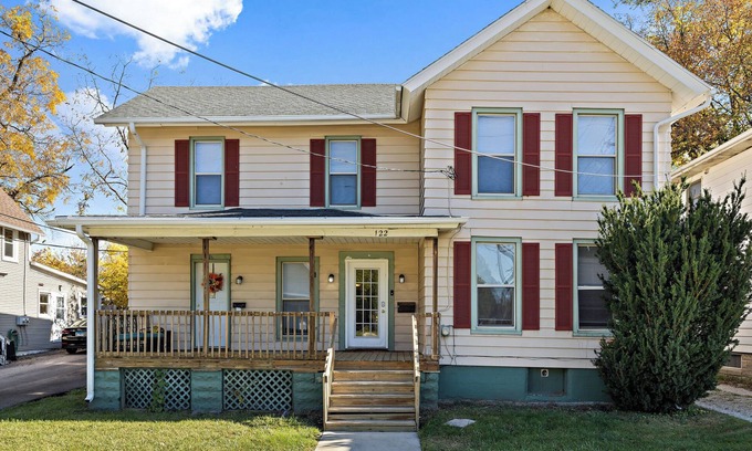 DeKalb House | Cozy and Convenient Family Getaway