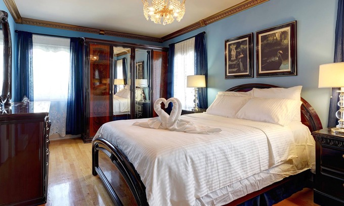 Laval-des-Rapides House | Cozy and Elegant Entire House