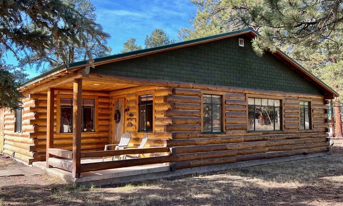 South Fork Cabin | Cozy and Family Friendly Spacious Cabin on a 3/4-acre lot