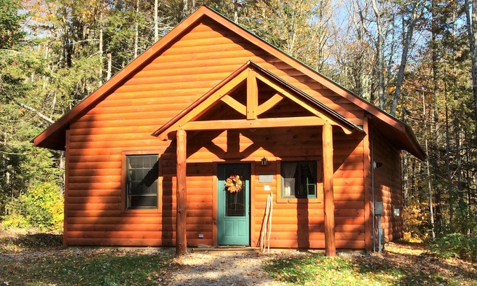 Ripton Cabin | Cozy and pristine timberframe cabin