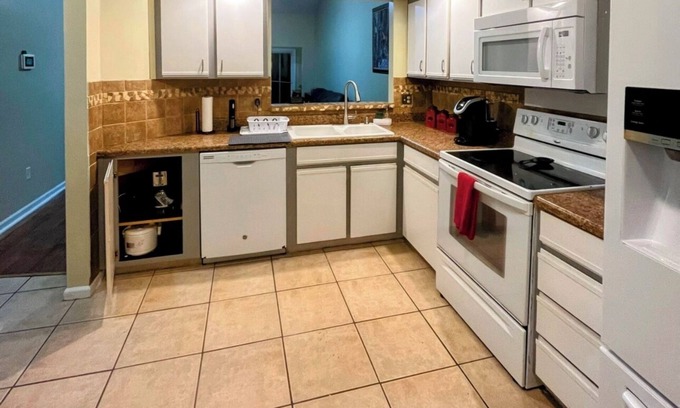 Arlington House | Cozy and serene house w/office space. Pet-Friendly!