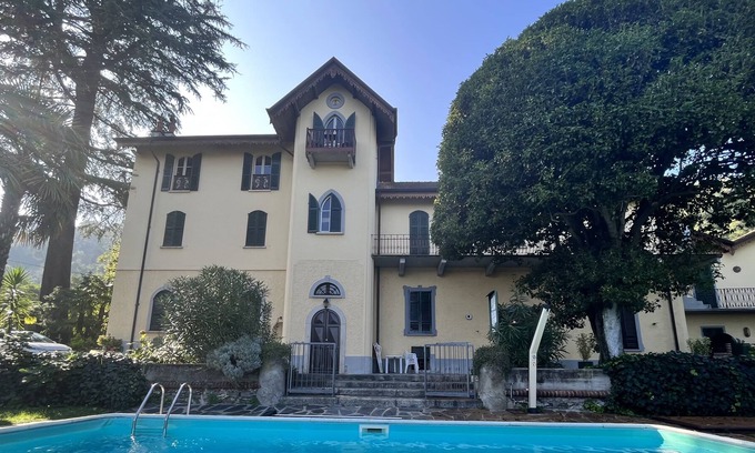 Meina Apartment | Cozy and spacious apartment in historic villa with lake view and swimming pool