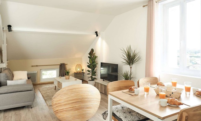 Saugnac-et-Cambran Apartment | Cozy apartment with all amenities