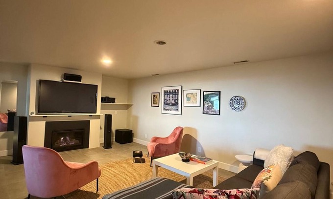 Cottonwood Heights Apartment | Cozy Apartment in Cottonwood Heights close to Ski Resorts and City!