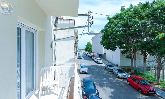 Blanes Apartment | Cozy Apartment for 5 near Blanes Beach with Balcony and Sea View