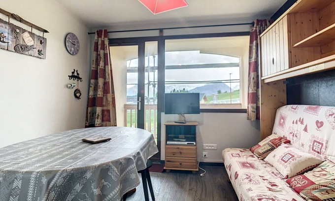 La Toussuire Apartment | Cozy apartment for 4 with south balcony in La Toussuire, near shops and slopes