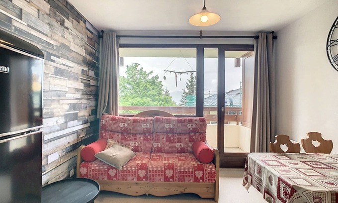 La Toussuire Apartment | Cozy Apartment for 4 with Balcony, Near Shops and Main Slopes, Pet-Friendly