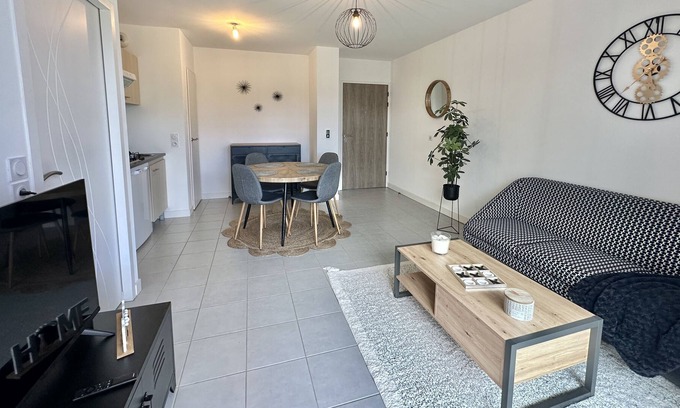 La Roche-sur-Yon Apartment | Cozy apartment with terrace 5 minutes from RSY train station