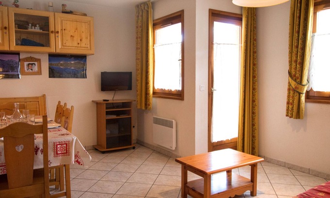 Aussois Apartment | Cozy apartment in Aussois, 6 people, parking included