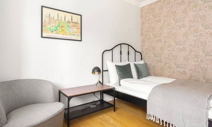 Christianshavn Condo | Cozy apartment in Christianshavn with two balconies