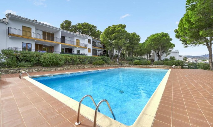 Llanca Apartment | Cozy apartment in Llançà 30 m² with sea view