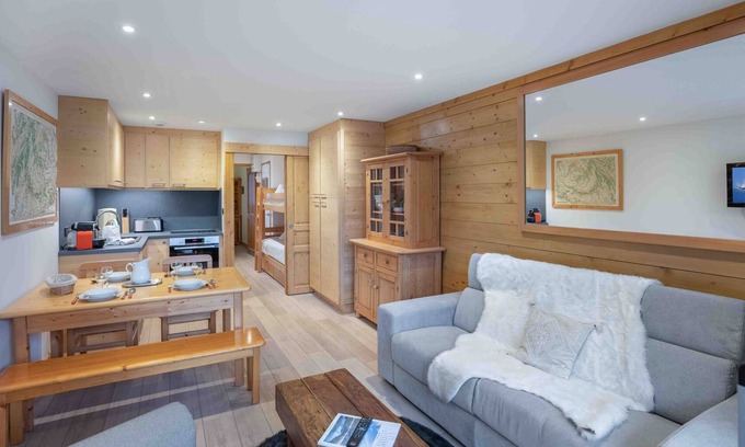 Meribel Centre Apartment | Cozy apartment in Méribel Center with balcony and parking