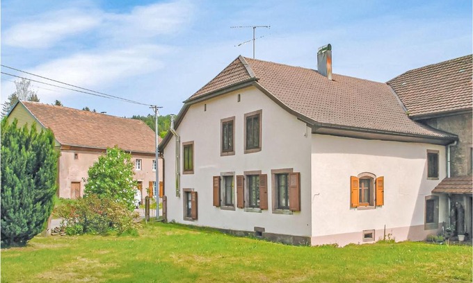 Plaine Apartment | Cozy Apartment In Plaine With Wifi