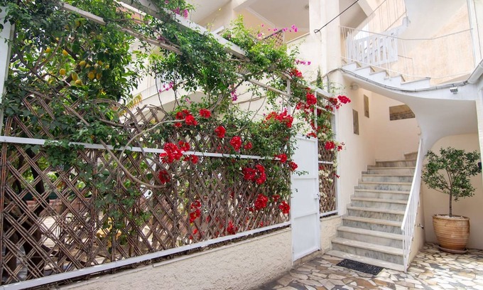 Alimos House | Cozy apartment next to Alimos beach