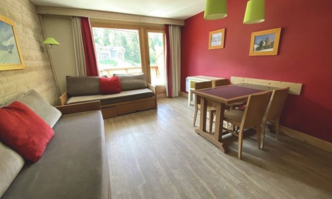 La Perriere Apartment | Cozy apartment, south-facing balcony, near slope - 4 ppl, 2 rooms, pets allowed