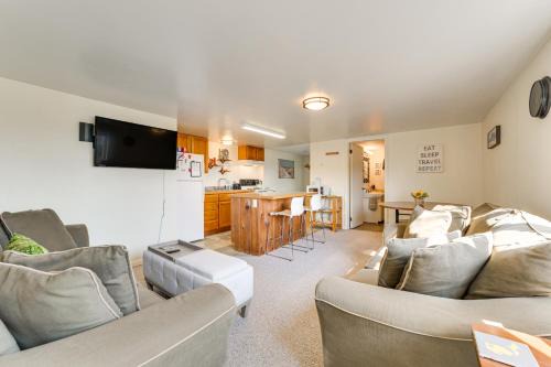 St Ignace Apartment | Cozy Apt Less Than 1 Mi Near Lake Huron and Mackinac Island!