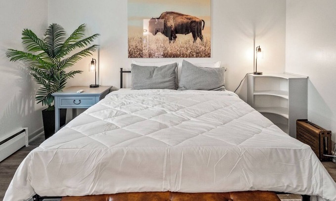 Beechmont Condo | Cozy Apt. Near Downtown!