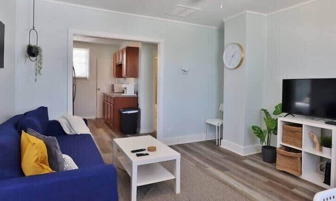 Jacksonville Beach Apartment | Cozy Beach Hideaway - 1 block to the beach