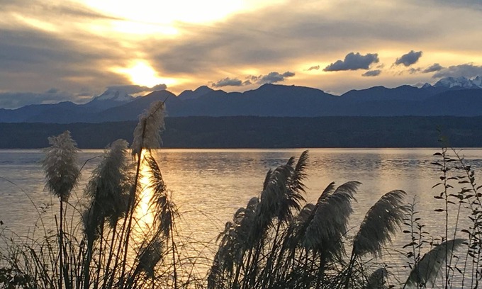 Poulsbo Cottage | Cozy Beach Retreat-Hood Canal & Olympic Mountain Views