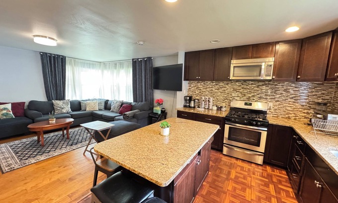 Seminary Hill House | COZY Beautiful Entire House in Alexandria