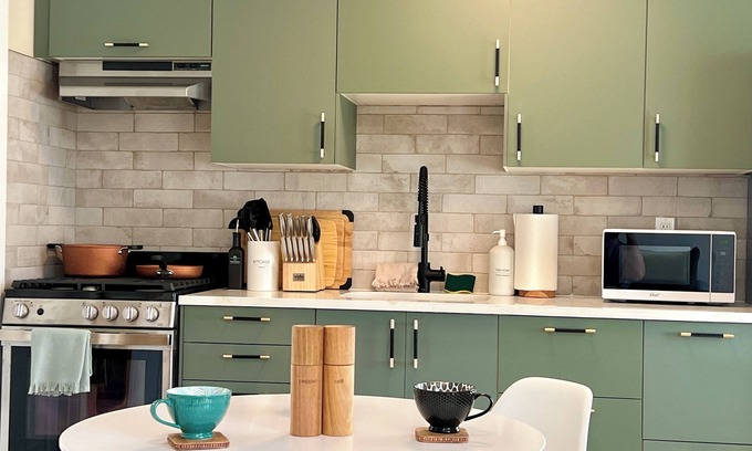 Golden Hotel | Cozy Boho Suite - Downtown Golden (Newly Renovated)