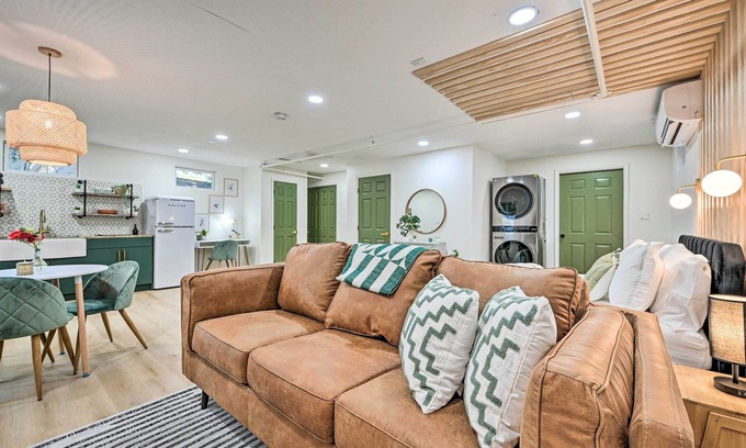 Limona Improvement Apartment | Cozy Brandon Guest Studio w/Pool & Hot Tub!