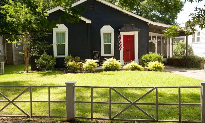 Decatur House | Cozy Bungalow in Historic District