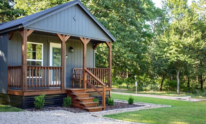 Tyler Cabin | Cozy cabin for 6, outdoor games, close to Tyler State Park on 11 secluded acres