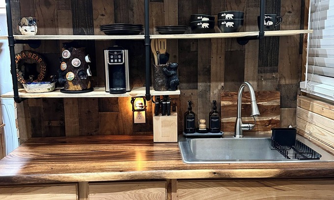 Hayden Cabin | Cozy cabin in Athol with 4 ski resorts nearby! Enjoy a peaceful getaway