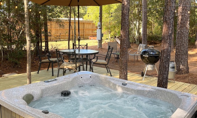 West Livingston Cabin | Cozy Cabin in the Woods - Lake Livingston, Texas