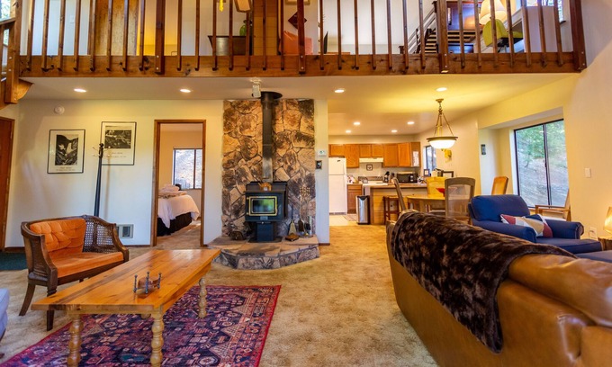 Arnold Cabin | Cozy Cabin located near Bear Valley Ski Resort